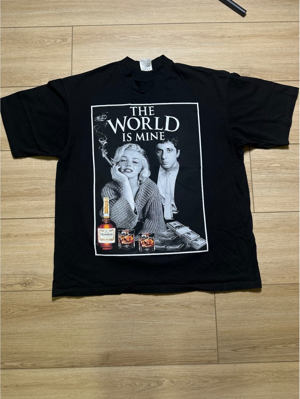 Shaka Wear The World Is Mine Black Graphic T-Shirt Size 2XL